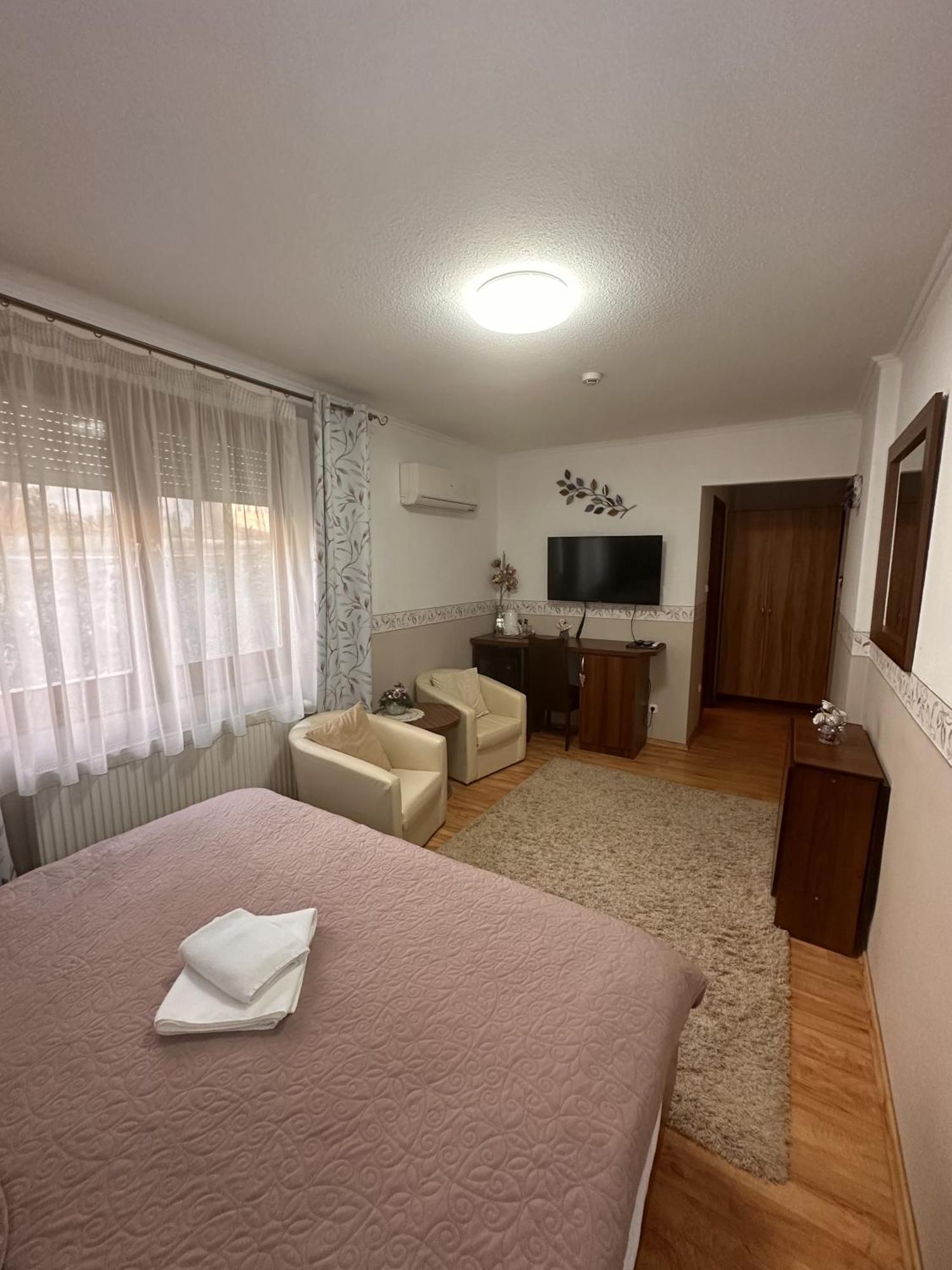 Le Rose Hotel Budapest Extérieur photo