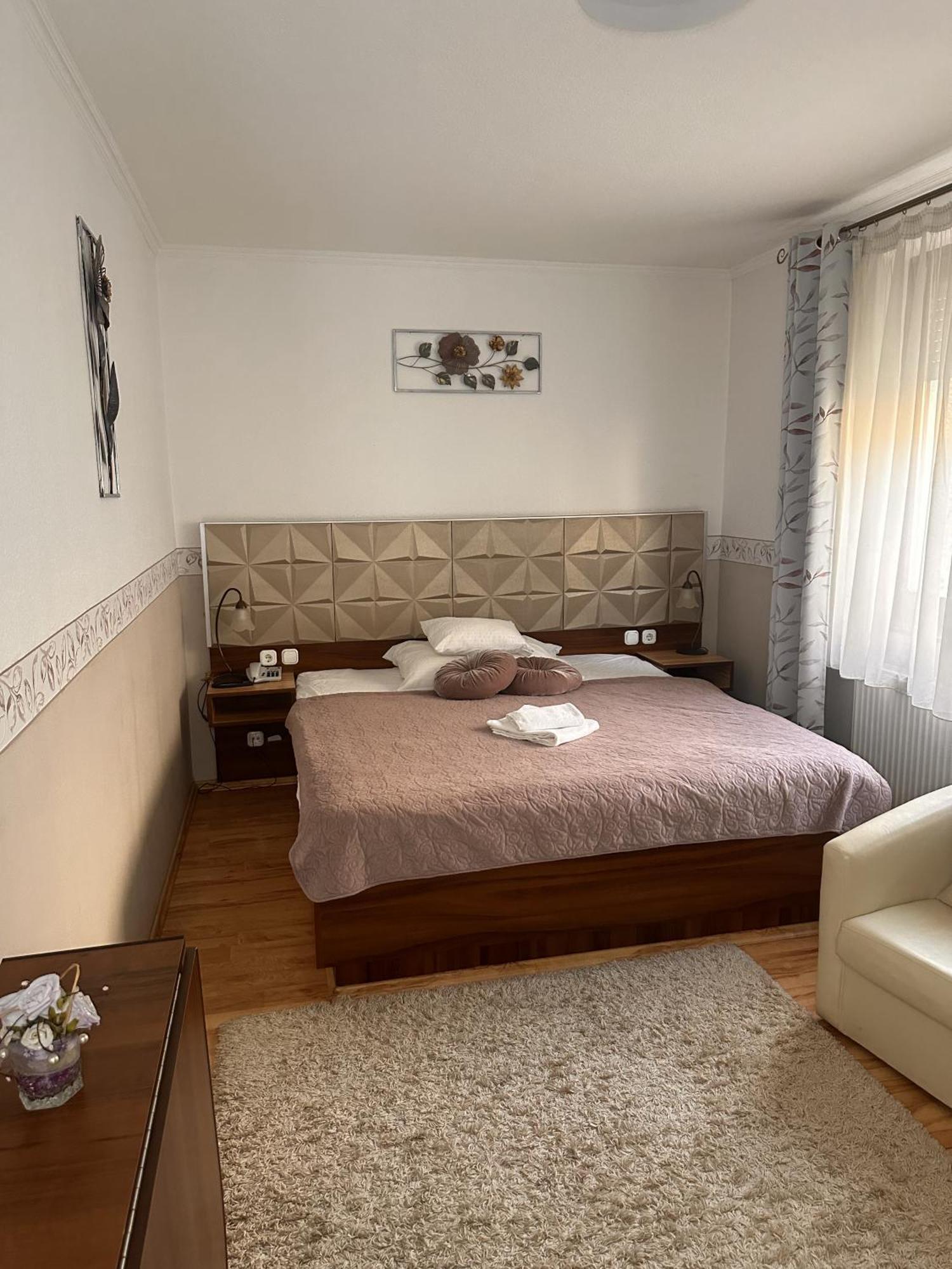 Le Rose Hotel Budapest Extérieur photo